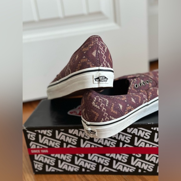 NWOT VANS AUTHENTIC (TRIBE RUG) RED CLAY MENS SIZE 10 - Picture 3 of 10